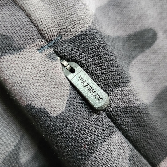 Athleta Triumph Camo Crewneck Sweatshirt Thumb Holes Black Gray XXS - Picture 5 of 12
